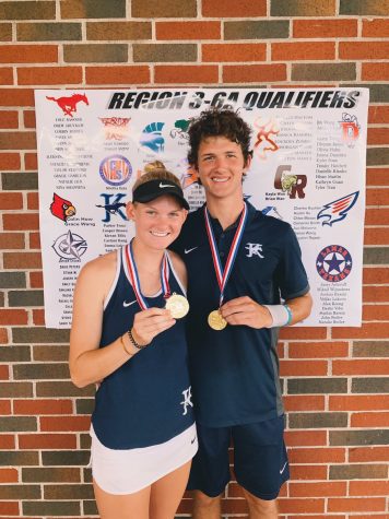 KHS Tennis Finishes Strong and Heads to State – Mustang Monthly